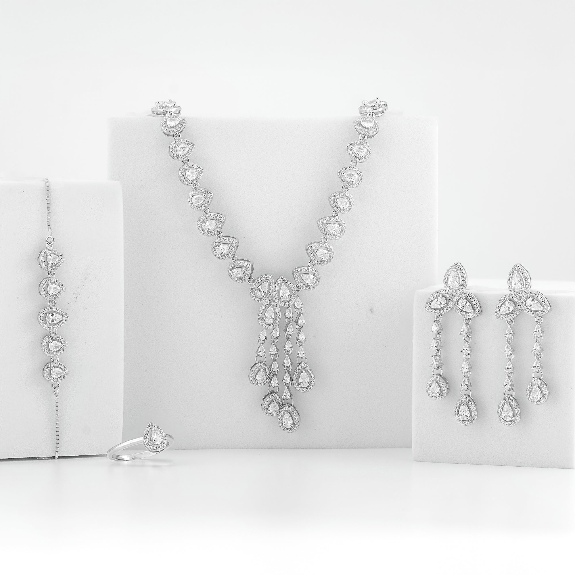 Lustre Élan Jewelry Set