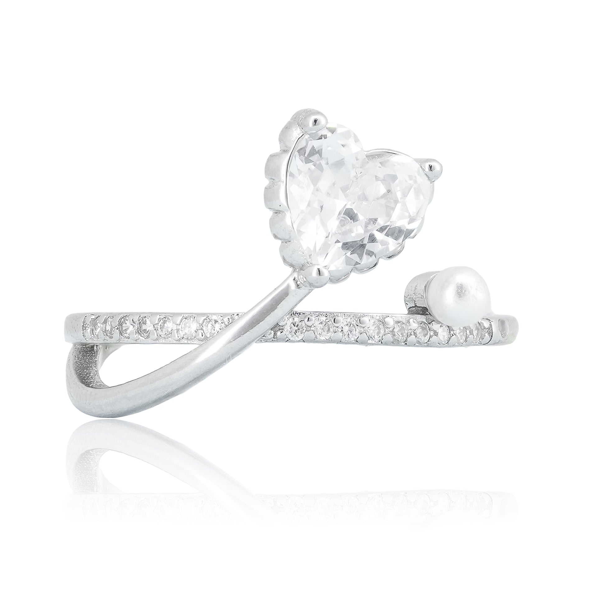 Serene Heart Silver ring with a heart-shaped gemstone and pearl