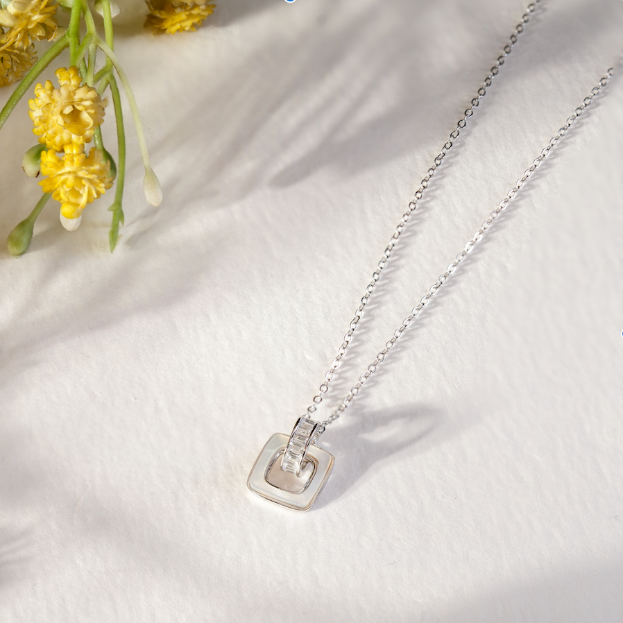 Square Linked Frame Necklace