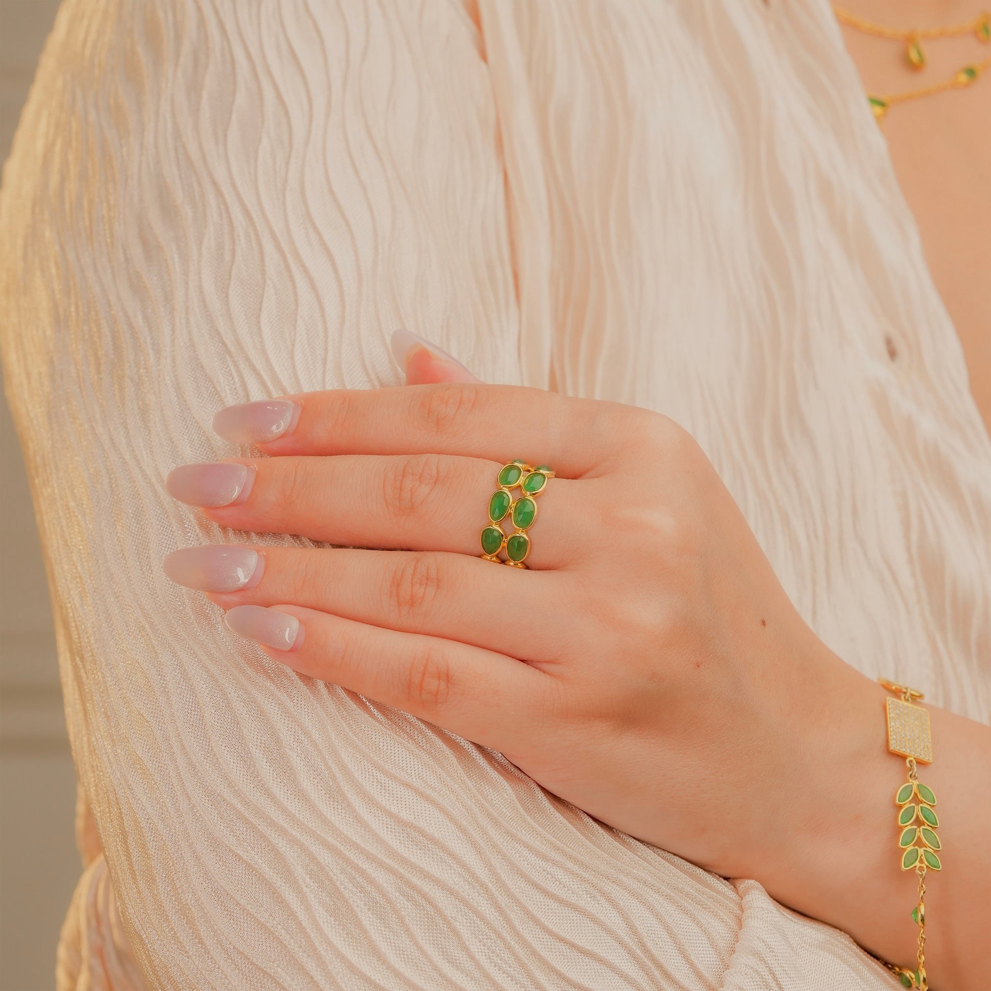 Oval Emerald Band Ring in 18K Gold-Plated 925 Silver