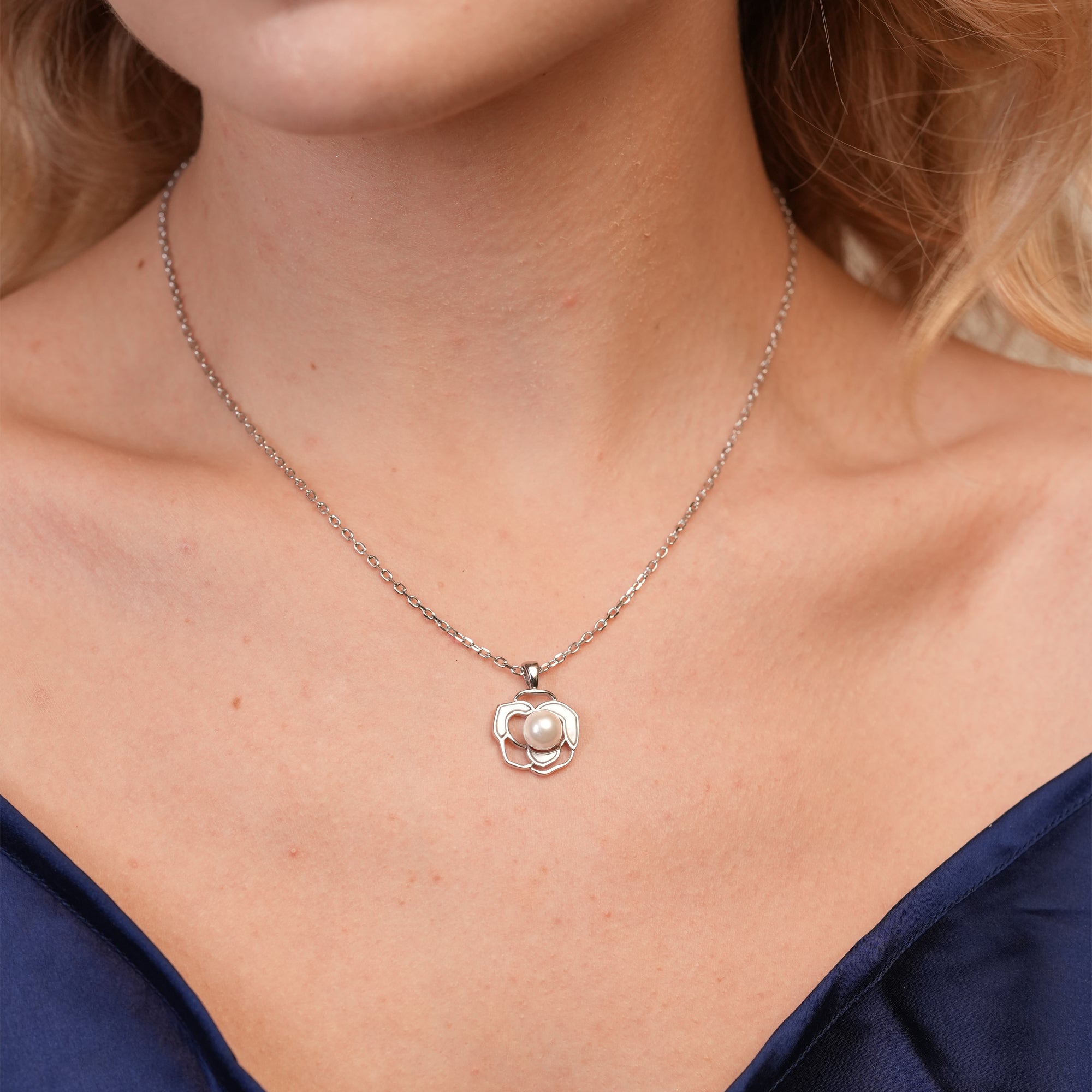 Petal Pearl Bloom Necklace