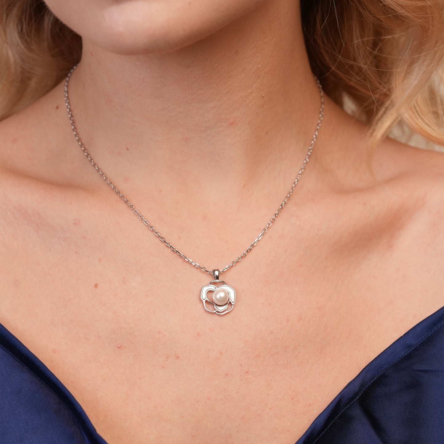 Petal Pearl Bloom Necklace