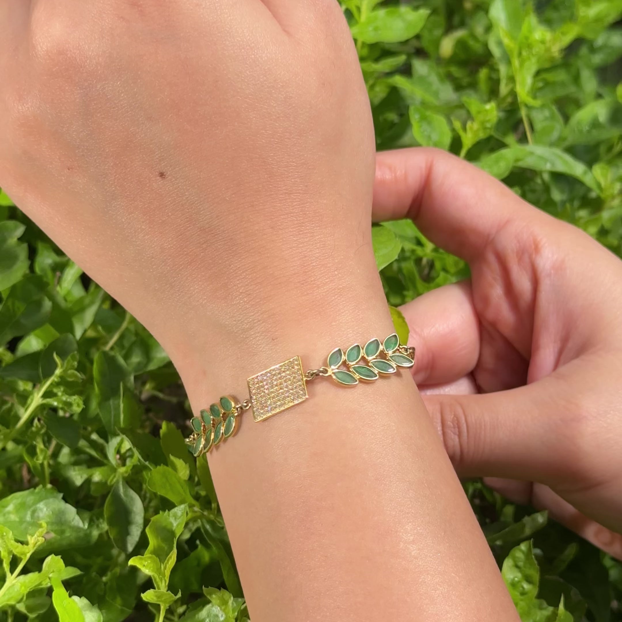 IHA Fine Jewellery 18K Gold-Plated Emerald Leaf Bracelet – Shop Online

