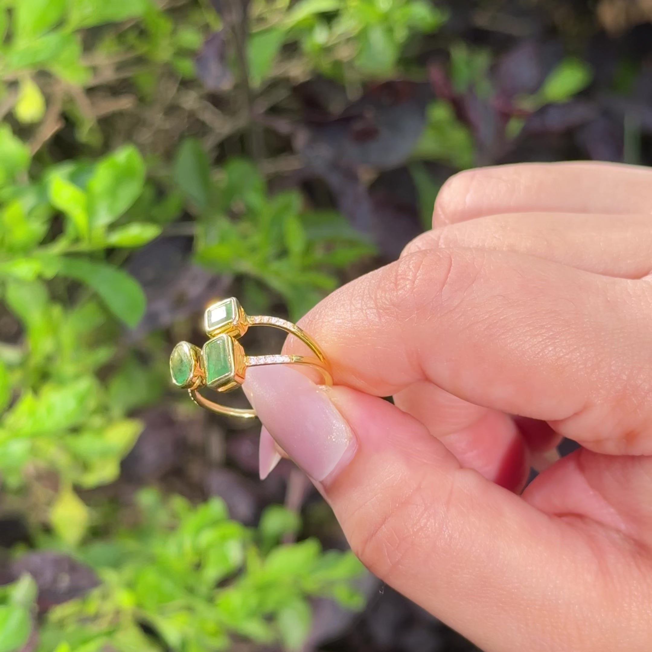 IHA Fine Jewellery Triple Emerald Ring shop


